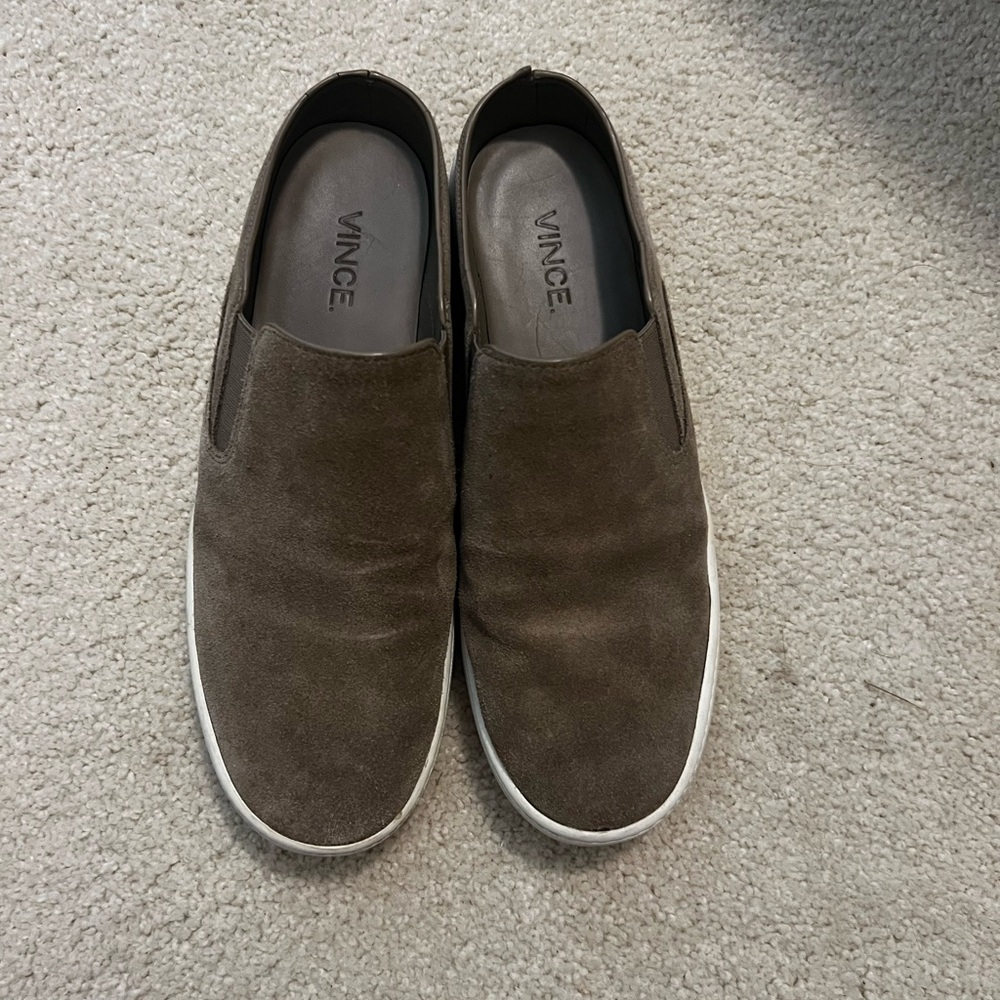 Vince, slip on sneaker size 6